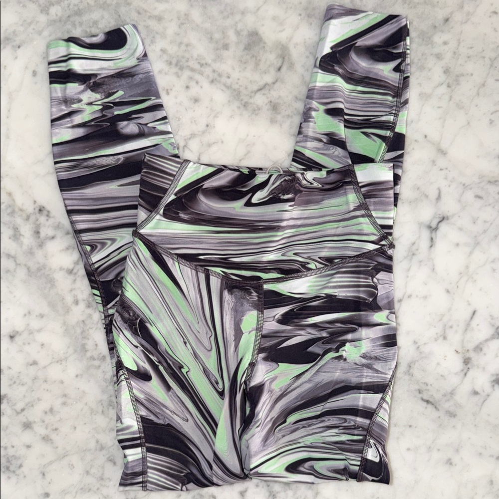 Lululemon leggings - Picture 4 of 7